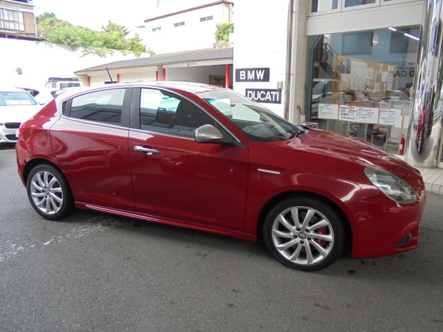 2012 ALFA Romeo GIULIETTA photo 10