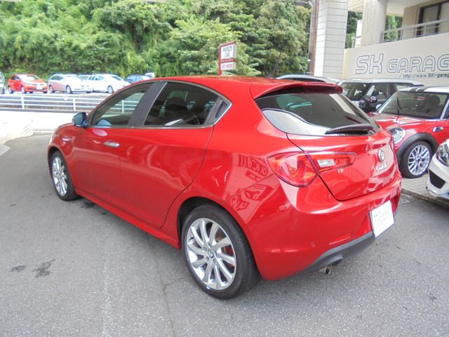 2012 ALFA Romeo GIULIETTA photo 8