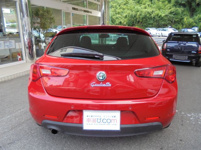 2012 ALFA Romeo GIULIETTA photo 7