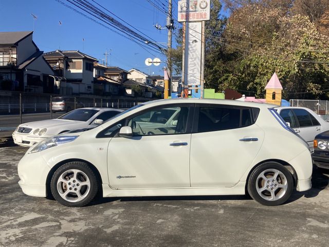 2011 Nissan LEAF — миниатюра 4