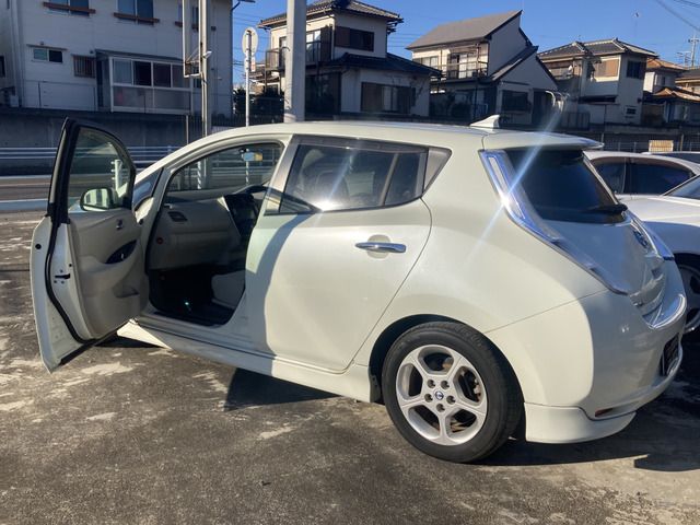 2011 Nissan LEAF — миниатюра 25