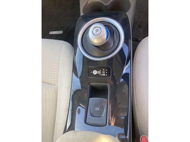 2011 Nissan LEAF — миниатюра 18
