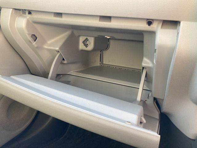 2011 Nissan LEAF — миниатюра 19