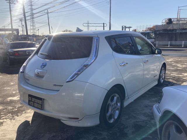 2011 Nissan LEAF — миниатюра 7
