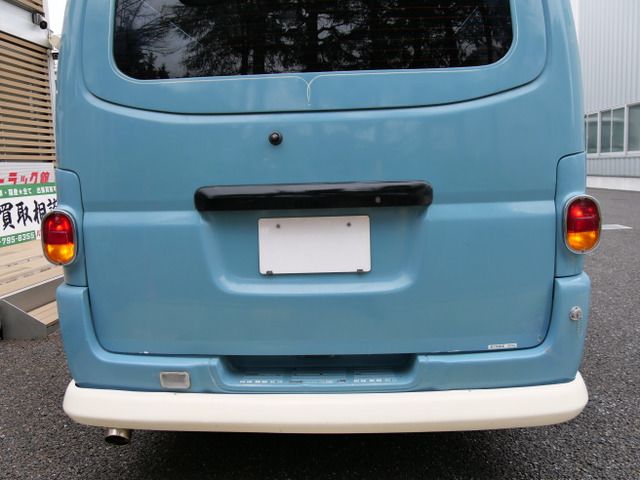 2001 Nissan CARAVAN — миниатюра 13