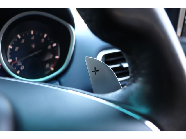 صورة مصغرة 37 لـ 2014 Maserati GHIBLI