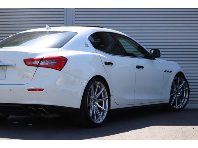 صورة مصغرة 44 لـ 2014 Maserati GHIBLI