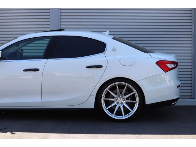 صورة مصغرة 46 لـ 2014 Maserati GHIBLI