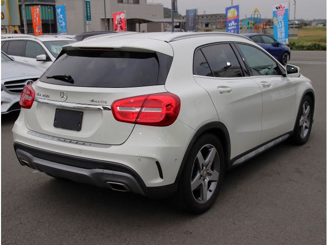 صورة 8 لـ 2014 Mercedes-BENZ GLA