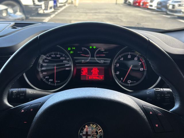 2013 ALFA Romeo GIULIETTA 缩略图 25