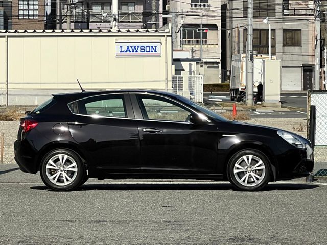 2013 ALFA Romeo GIULIETTA 缩略图 7