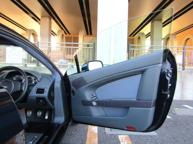 صورة مصغرة 13 لـ 2006 Aston Martin VANTAGE