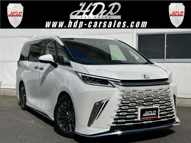 2024 Lexus LM photo 1