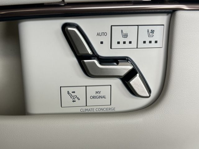 صورة مصغرة 32 لـ 2024 Lexus LM