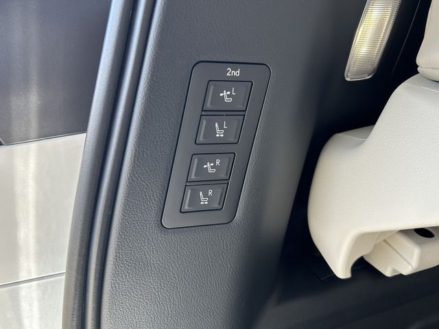 صورة مصغرة 49 لـ 2024 Lexus LM