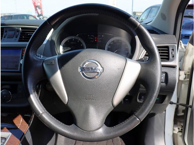 2013 Nissan SYLPHY — миниатюра 22
