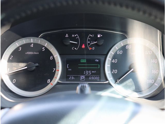 2013 Nissan SYLPHY — миниатюра 23