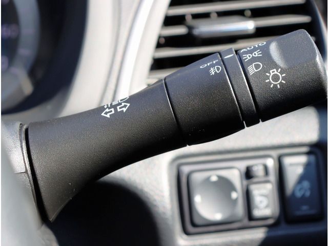 2013 Nissan SYLPHY — миниатюра 26