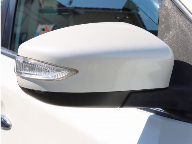 2013 Nissan SYLPHY — миниатюра 13