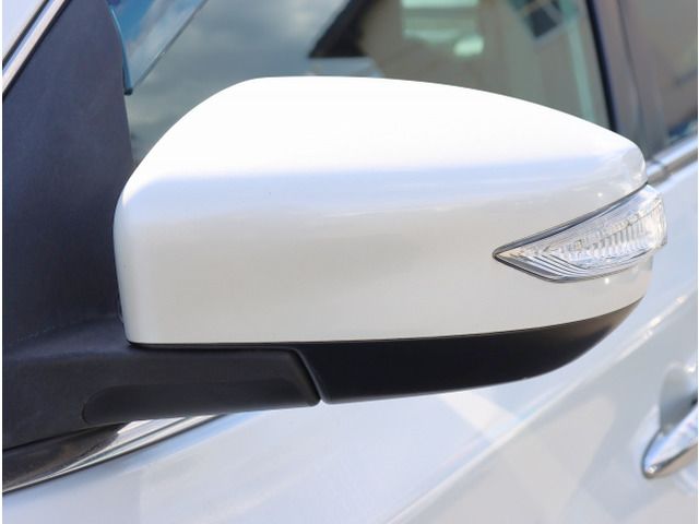 2013 Nissan SYLPHY — миниатюра 14
