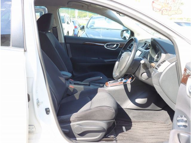 2013 Nissan SYLPHY — миниатюра 19