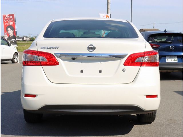 2013 Nissan SYLPHY — фото 7