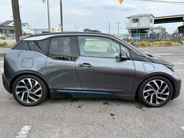 صورة 10 لـ 2018 BMW I3