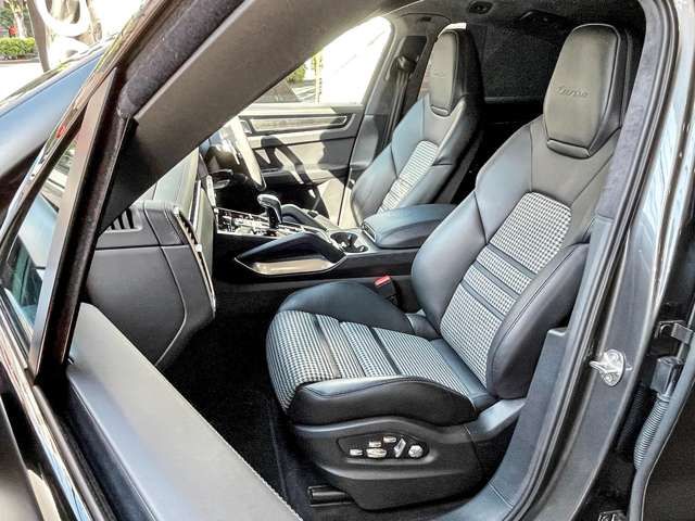 صورة مصغرة 14 لـ 2020 Porsche CAYENNE COUPE