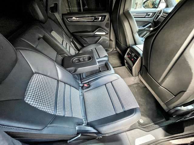 صورة مصغرة 15 لـ 2020 Porsche CAYENNE COUPE