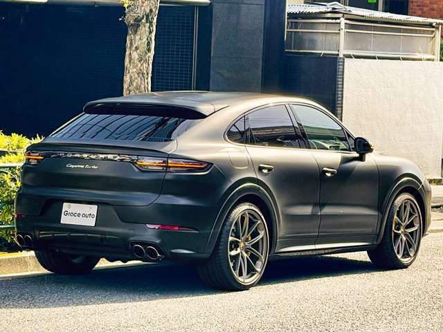 صورة مصغرة 7 لـ 2020 Porsche CAYENNE COUPE