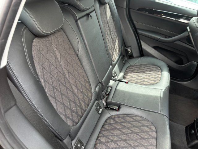 2017 BMW X1 缩略图 21