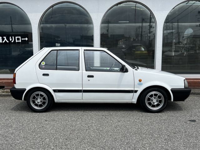 1991 Nissan MARCH 照片 9