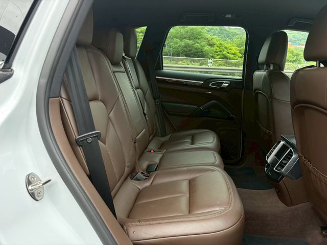 2015 Porsche CAYENNE — миниатюра 29