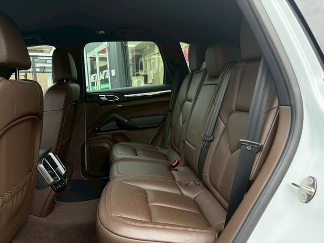 2015 Porsche CAYENNE — миниатюра 30