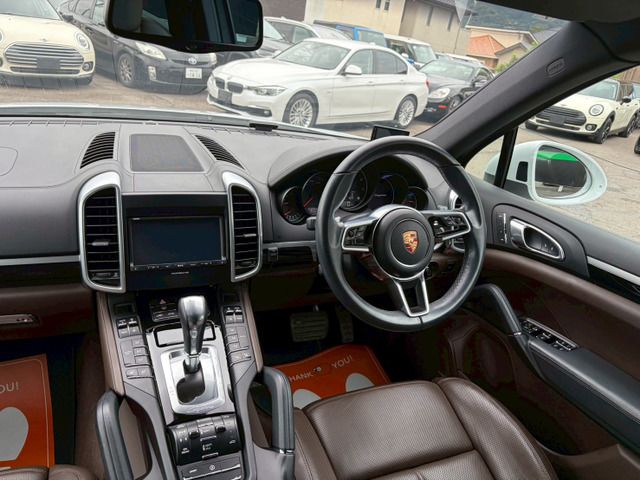 2015 Porsche CAYENNE — миниатюра 35