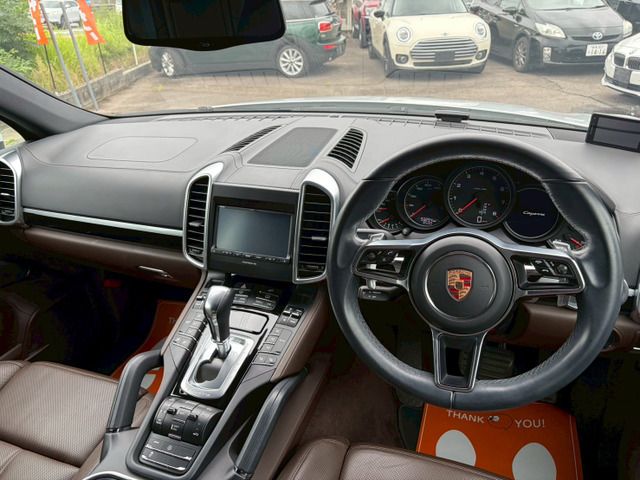 2015 Porsche CAYENNE — миниатюра 36