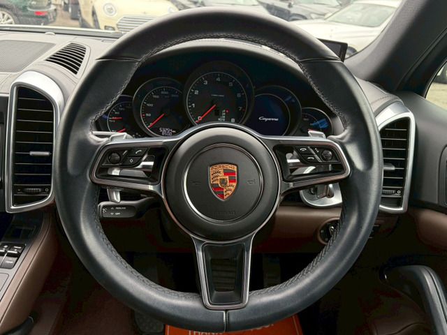 2015 Porsche CAYENNE — миниатюра 37