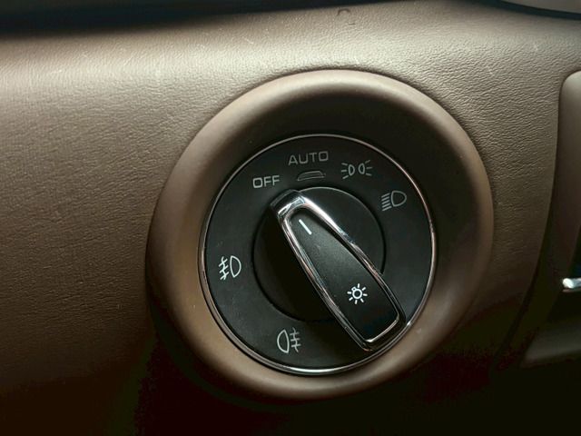 2015 Porsche CAYENNE — миниатюра 39