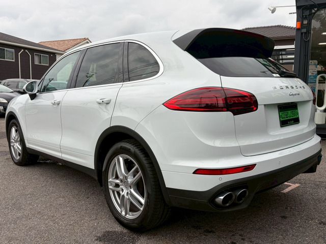 2015 Porsche CAYENNE — миниатюра 18