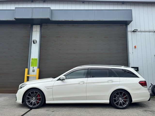 صورة مصغرة 24 لـ 2015 Mercedes-BENZ E-CLASS AMG