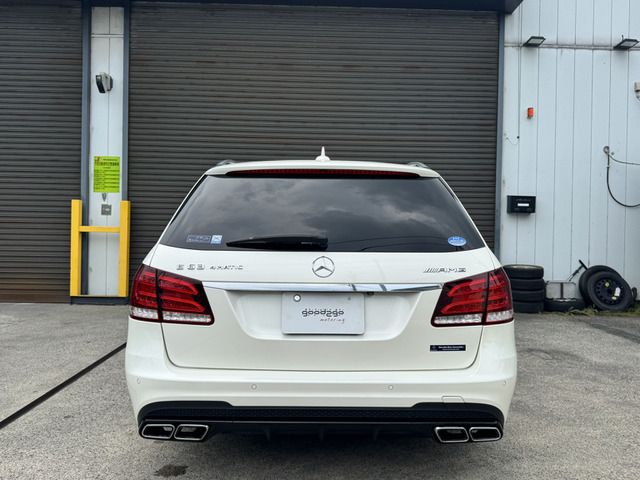 صورة مصغرة 40 لـ 2015 Mercedes-BENZ E-CLASS AMG