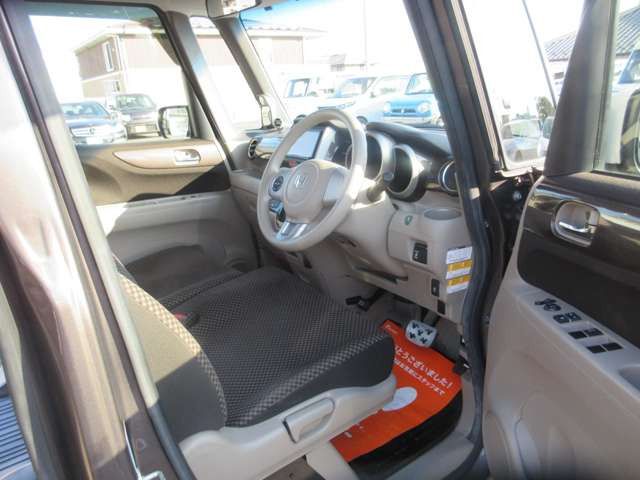 2012 Honda N-BOX+ — миниатюра 11