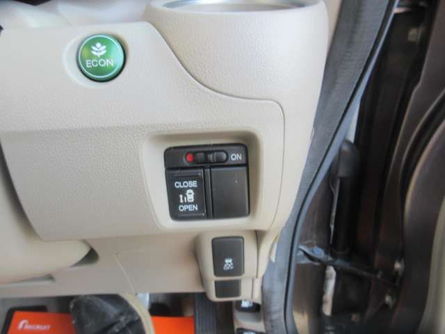 2012 Honda N-BOX+ — миниатюра 14