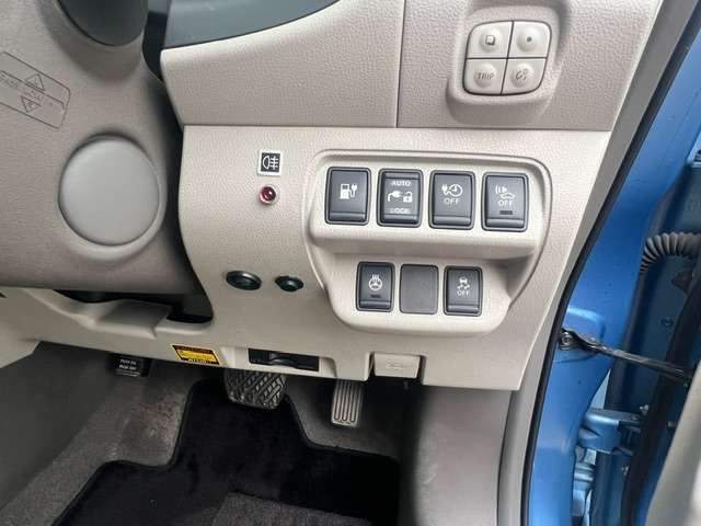 صورة 9 لـ 2012 Nissan LEAF
