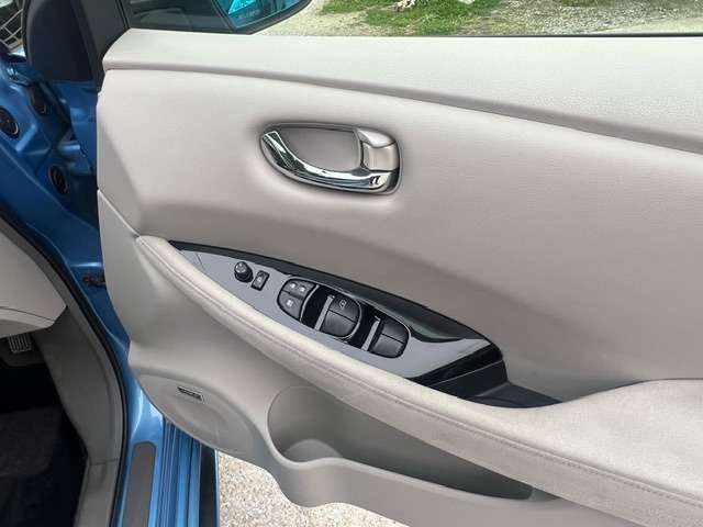 صورة 7 لـ 2012 Nissan LEAF