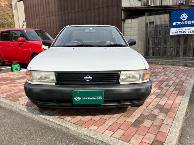1993 Nissan SUNNY 照片 2