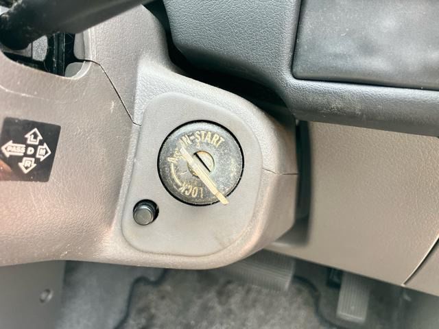 1993 Nissan SUNNY 照片 9