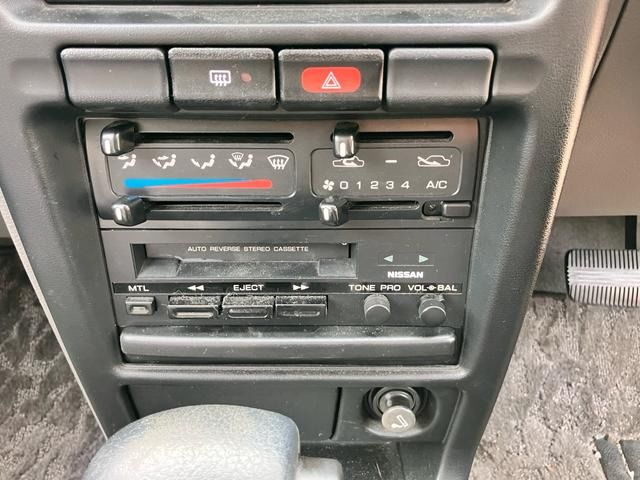 1993 Nissan SUNNY 照片 8