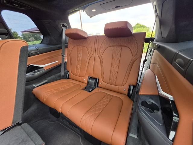 2022 BMW X7 — миниатюра 24