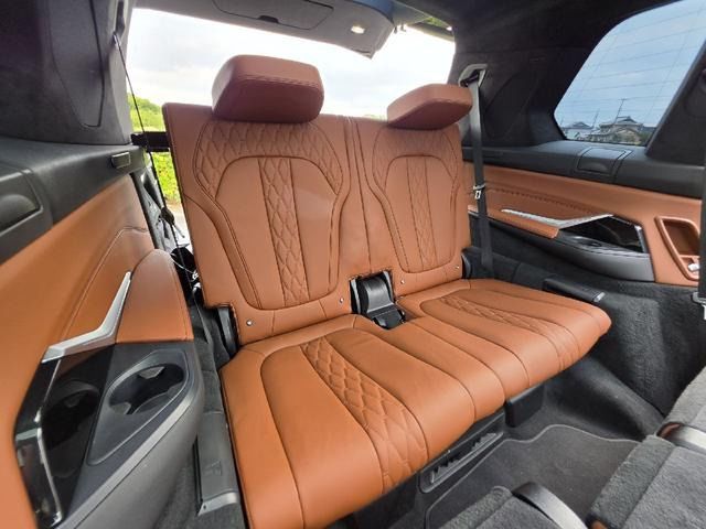 2022 BMW X7 — миниатюра 25